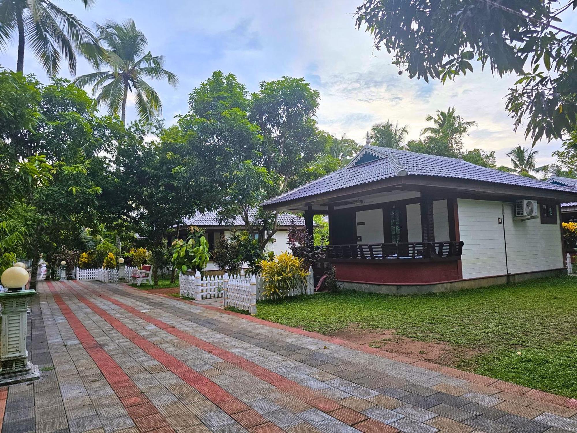 Leisure Valley Beach Resort Varkala Luaran gambar